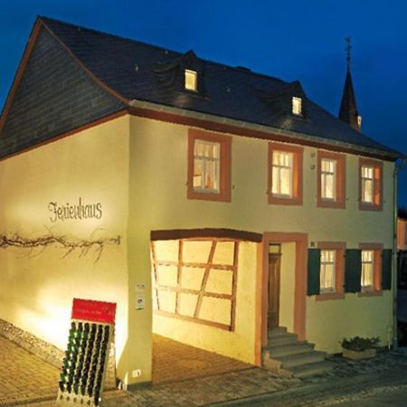 Altes Winzerhaus - Ferienhaus Burgen  Dış mekan fotoğraf