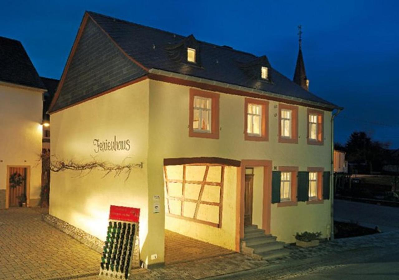 Altes Winzerhaus - Ferienhaus Burgen  Dış mekan fotoğraf